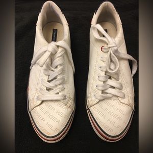Tommy Hilfiger Sneakers size 7.5